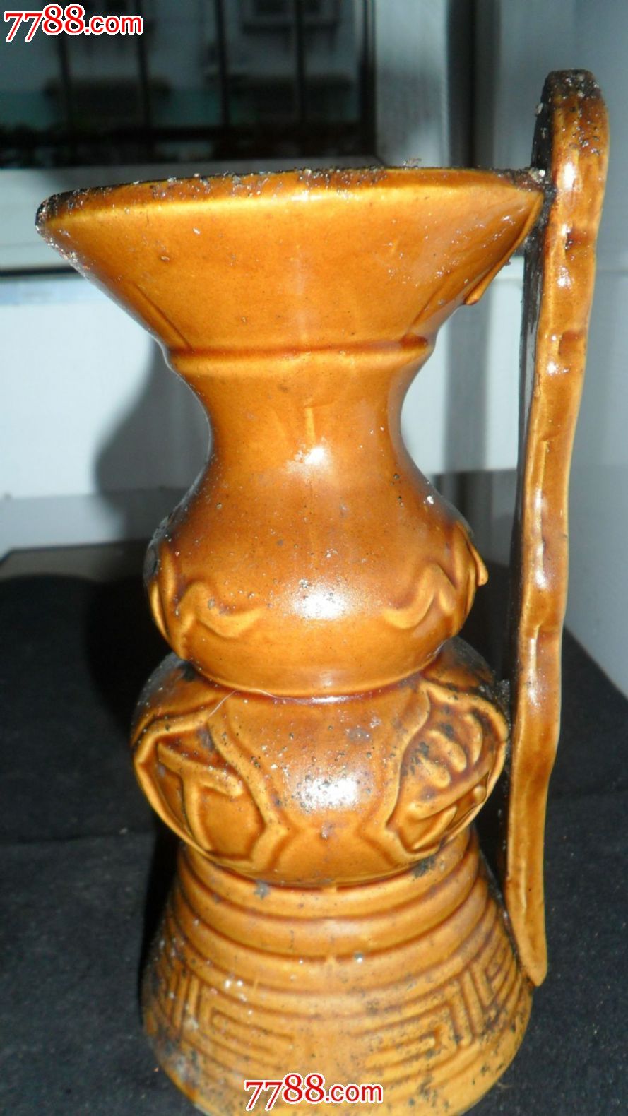 “火狐电竞”周洁琼亮相上海时装周 多层次打破混搭公式(图3) 火狐电竞