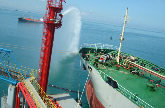 火狐电竞|宝华洲社区:发放宣传严禁通行的通告(图1) 火狐电竞